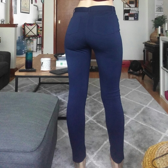 Forever 21 Pants - FLATTERING High Waisted Stretchy Navy Legging/Pant